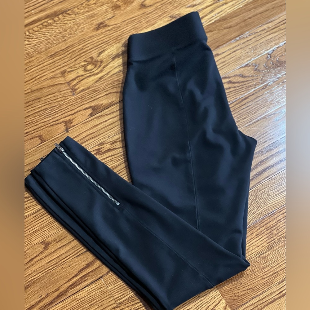 Old Navy Super Skinny Legging with Back Ankle Zipper